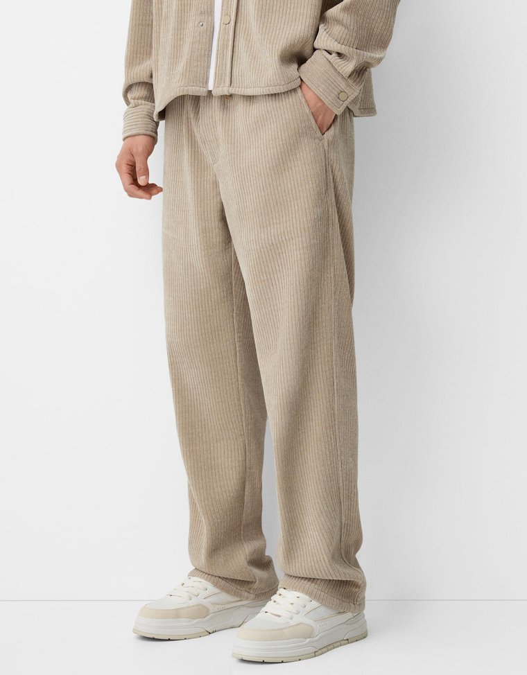 Bershka Spodnie Jogger Baggy Z Szenili Mężczyzna M Piaskowy