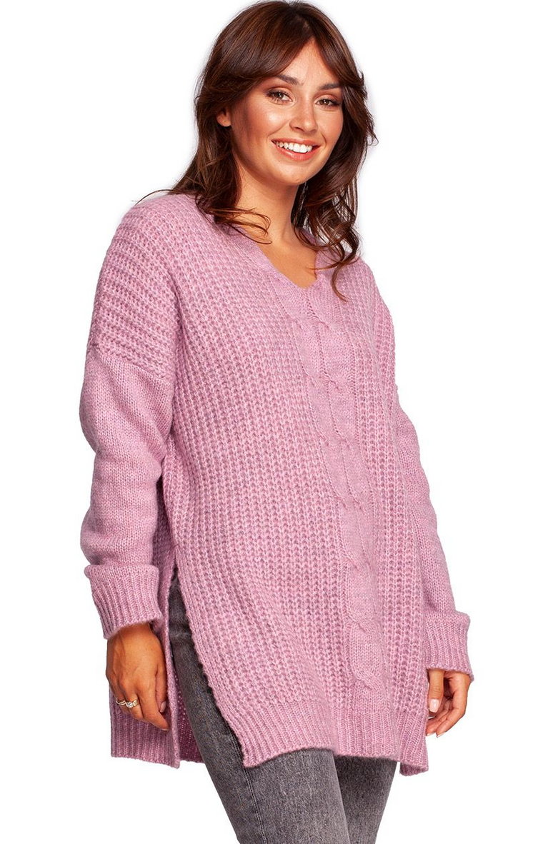 Długi wełniany sweter z dekoltem i rozcięciami różowy BK087, Kolor różowy, Rozmiar L/XL, BeWear