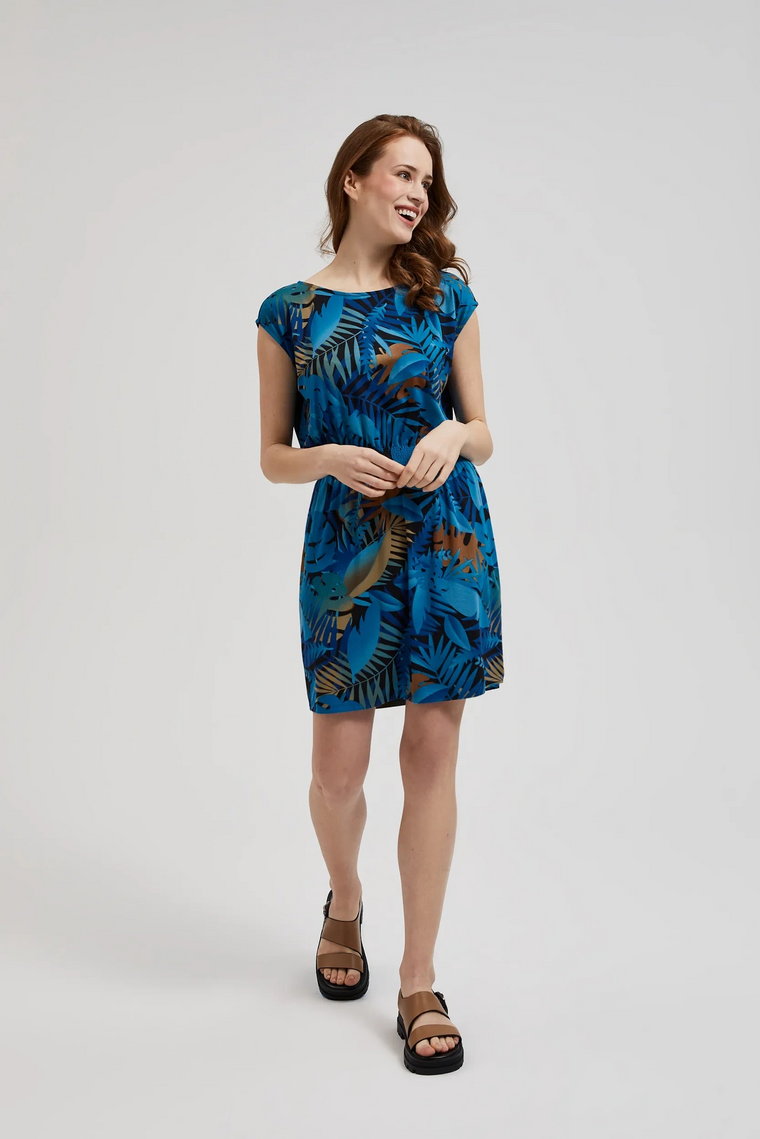 Sukienka z okrągłym dekoltem w tropikalny wzór niebieska