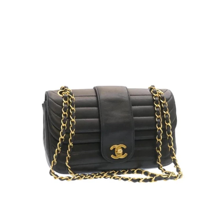 Używana czarna torebka Chanel z klapką Chanel Vintage