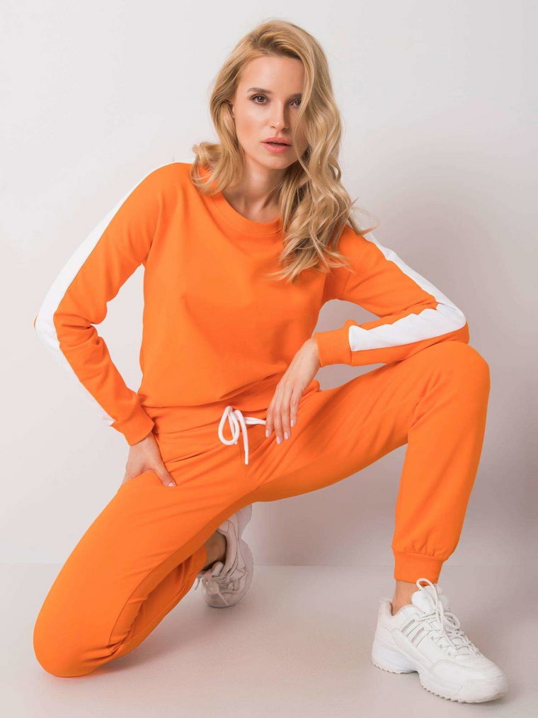 Komplet dresowy pomarańczowy casual sportowy bluza i spodnie dekolt okrągły rękaw długi nogawka ze ściągaczem długość długa lampasy