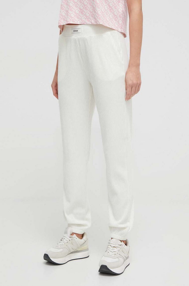 Guess spodnie dresowe AISLIN kolor biały gładkie V4RB01 KC2T0