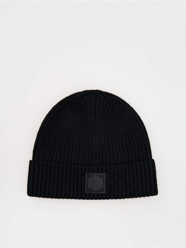 Reserved - Czapka beanie z naszywką - czarny