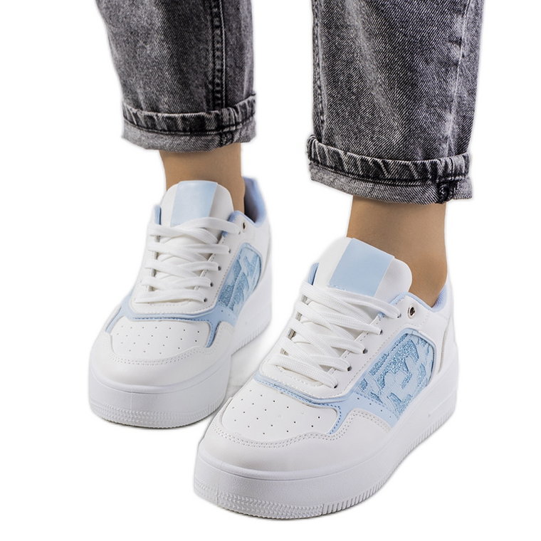 Niebieskie sneakersy na platformie Coronel białe