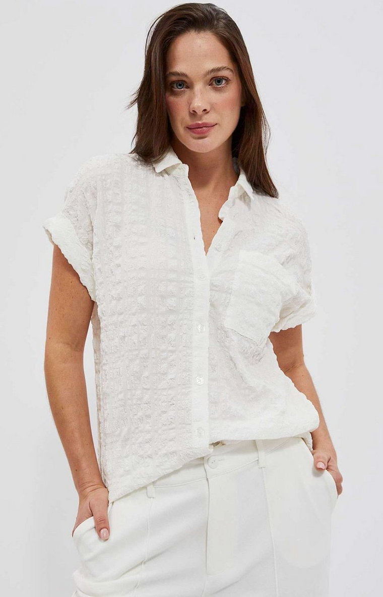 Gładka koszula damska z kieszonką w kolorze białym 4022, Kolor biały, Rozmiar XS, Moodo