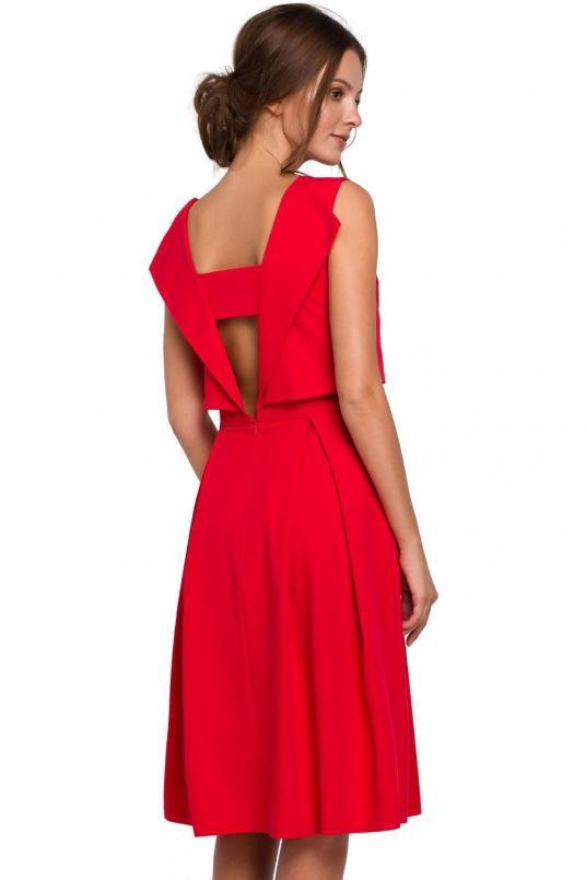 Elegancka rozkloszowana sukienka z dekoltem na plecach czerwona