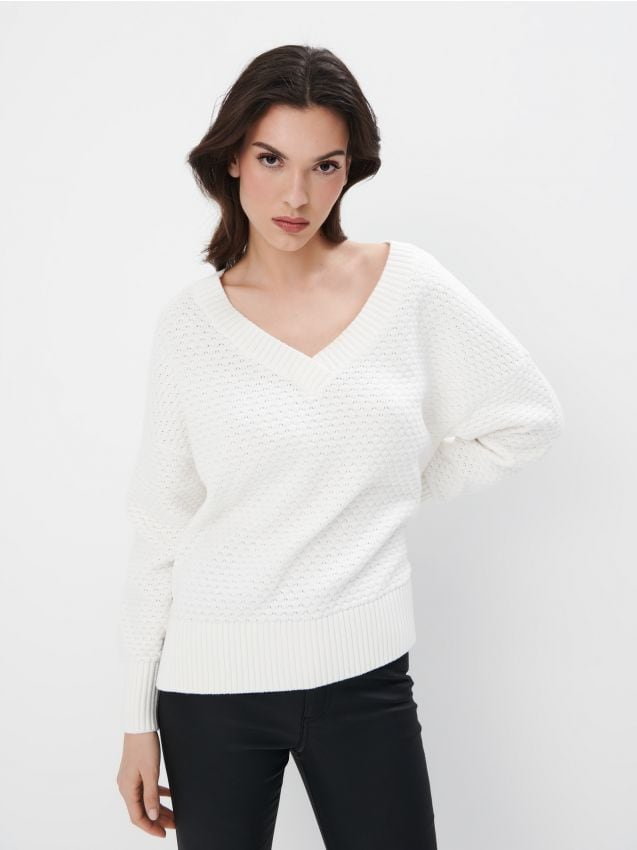 Mohito - Sweter z dekoltem V - biały