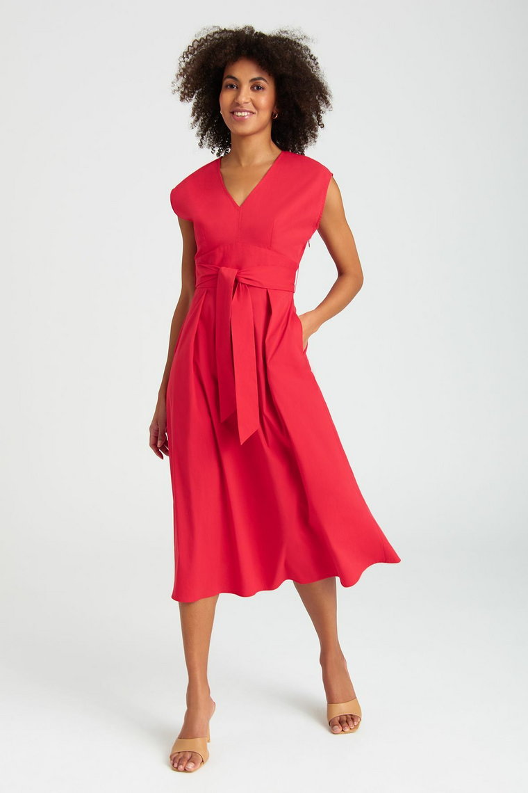 Długa sukienka z ozdobnym wiązaniem czerwona