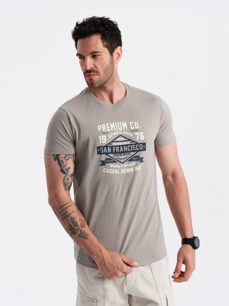Męski bawełniany t-shirt z nadrukiem San Francisco  popielaty V4 OM-TSPT-0120