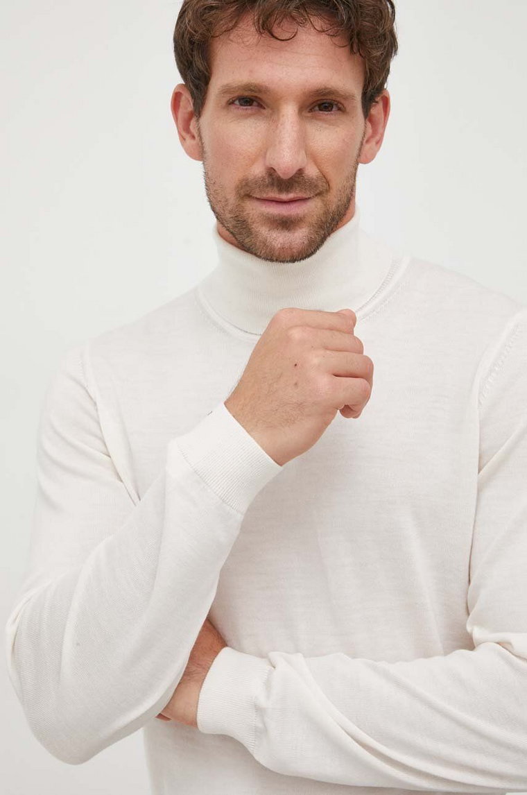 BOSS sweter wełniany męski kolor biały lekki z golferm