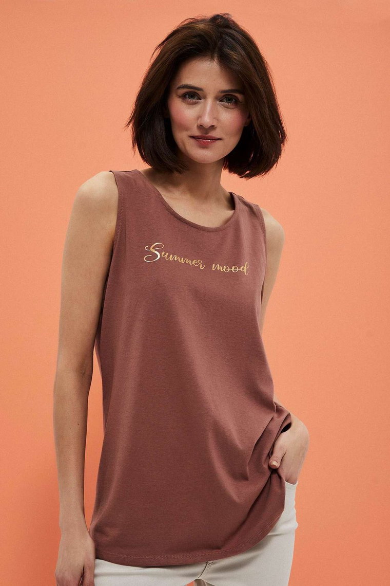 Koszulka damska na ramiączka z napisem brązowa - Moodo