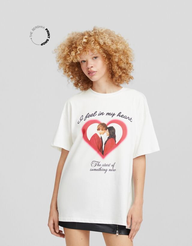 Bershka Koszulka Oversize Z Krótkim Rękawem Z Nadrukiem High School Musical Kobieta L Biały