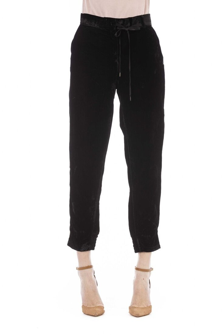 Spodnie marki Jacob Cohen model JAQUELINE F_01312  S kolor Czarny. Odzież damska. Sezon: