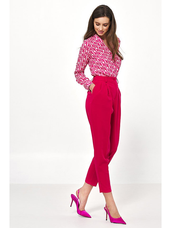 Nife Spodnie w kolorze różowym