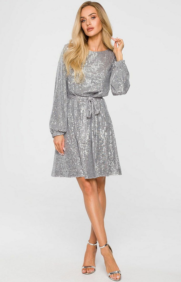 Sukienka cekinowa rozkloszowana z paskiem w kolorze srebrnym M715, Kolor srebrny, Rozmiar L, MOE