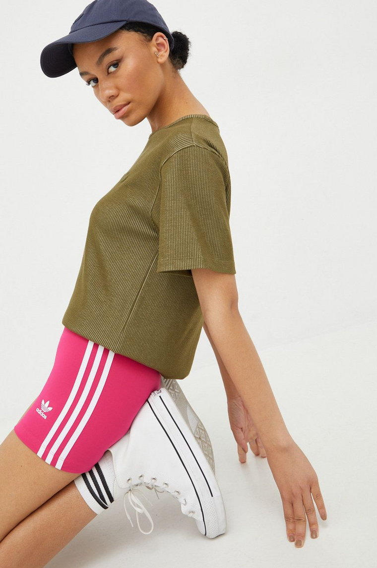 adidas Originals szorty Adicolor damskie kolor różowy z aplikacją high waist HG6123-REMAG