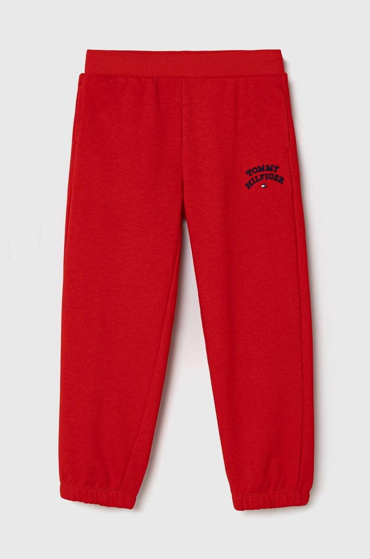 Tommy Hilfiger spodnie dresowe dziecięce kolor czerwony z aplikacją