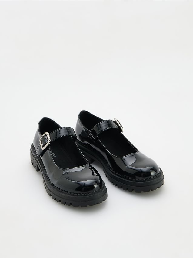 Reserved - Lakierowane loafersy - czarny