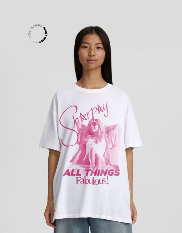 Bershka Sharpay Z High School Musical  Koszulka Oversize Z Nadrukiem I Krótkim Rękawem Kobieta 10-12 Biały Złamany