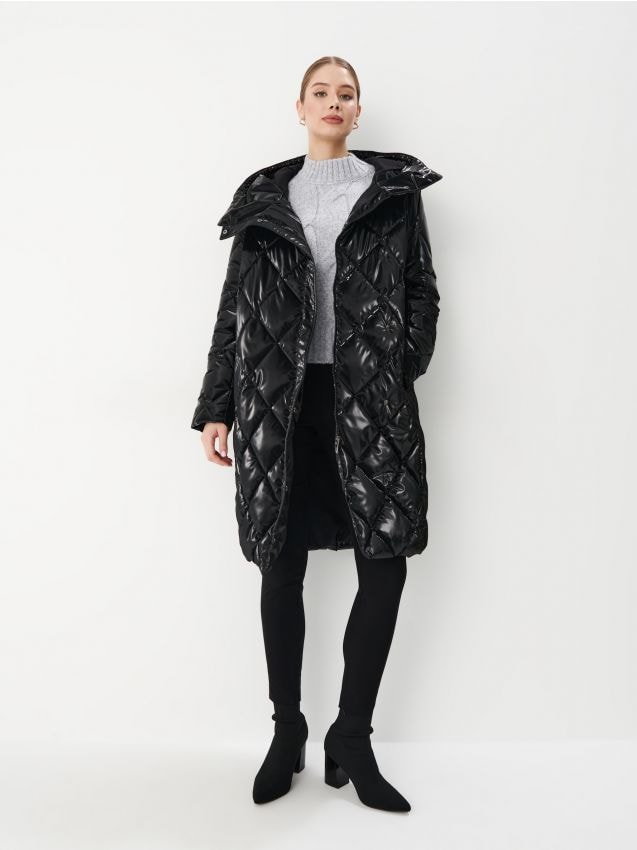 Mohito - Czarny pikowany płaszcz z kapturem - czarny