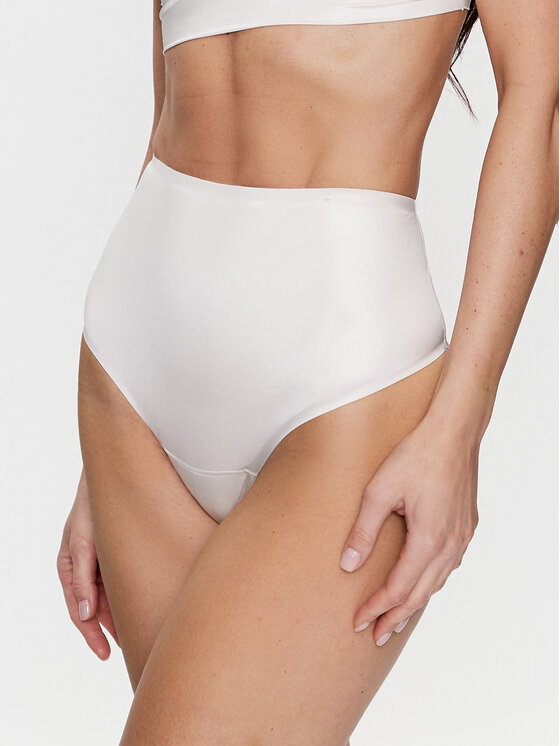 Stringi SPANX