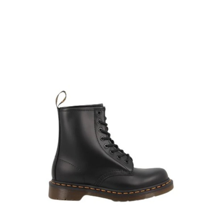 Czarne gładkie buty damskie Dr. Martens