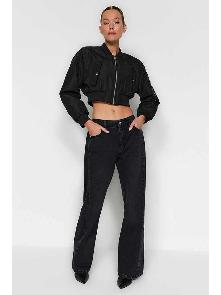 trendyol Dżinsy - Comfort fit - w kolorze czarnym