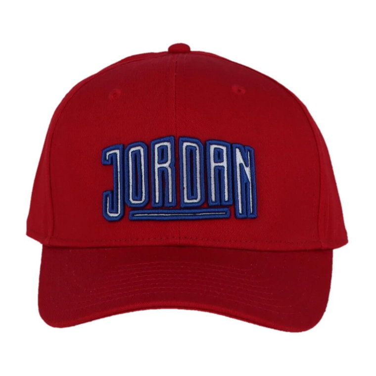 Podnieś styl z czerwoną czapką Jordan
