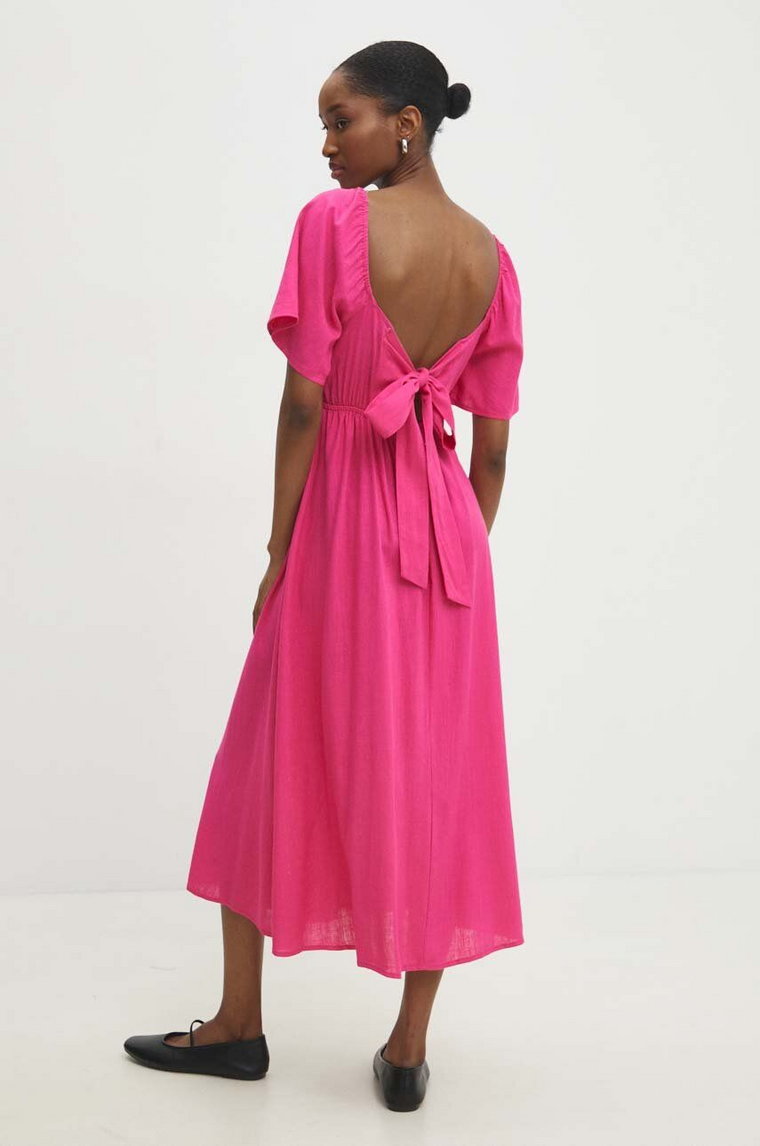 Answear Lab sukienka z lnem kolor różowy midi rozkloszowana