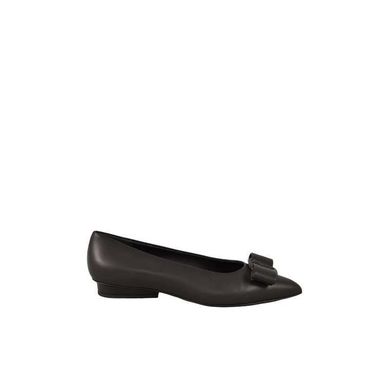 Czarne buty dla kobiet Salvatore Ferragamo