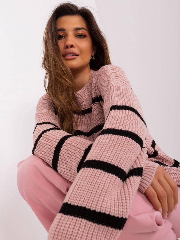 Sweter oversize jasny różowy casual dekolt okrągły rękaw długi