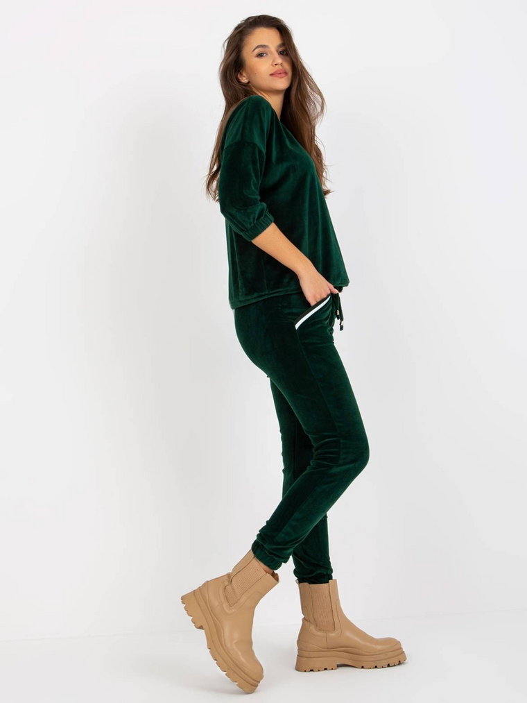 Komplet welurowy ciemny zielony casual bluza i spodnie dekolt w kształcie V rękaw 3/4 nogawka ze ściągaczem długość długa