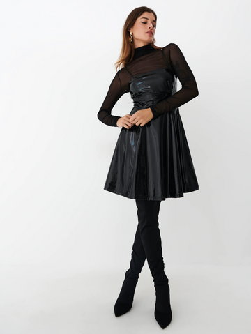 Mohito - Rozkloszowana sukienka mini - Czarny
