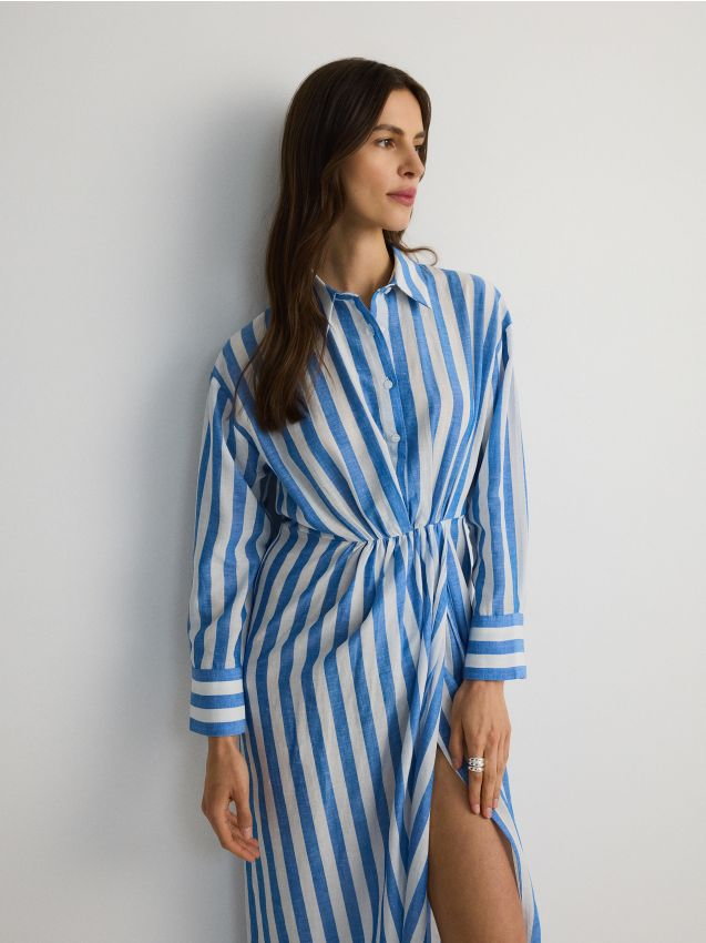 Reserved - Koszulowa sukienka midi z lyocellem - jasnoniebieski