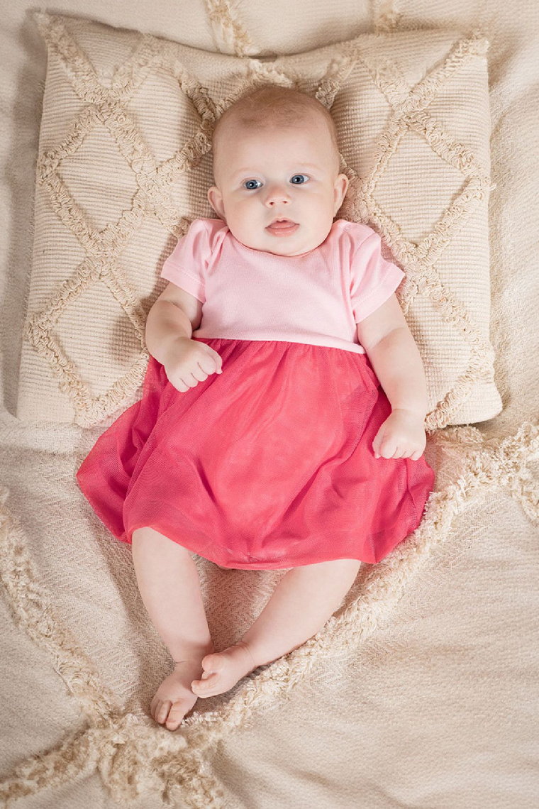 Różowo-malinowe sukienko-body niemowlęce z krótkim rękawem