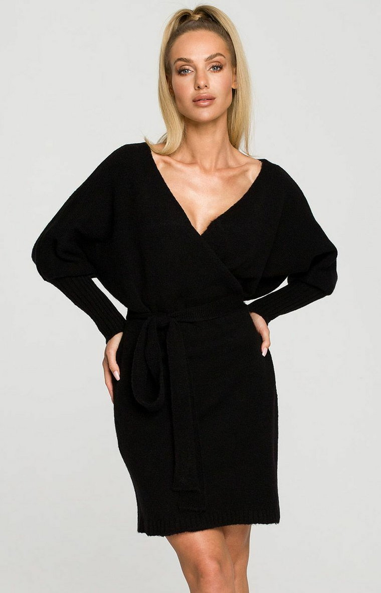 Czarna kopertowa sukienka swetrowa z wełną M714, Kolor czarny, Rozmiar L/XL, MOE