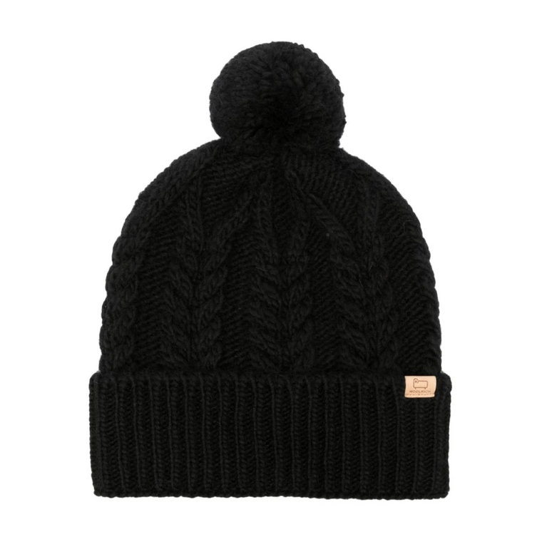 Czarna czapka z grubym splotem i naszywką z logo Woolrich