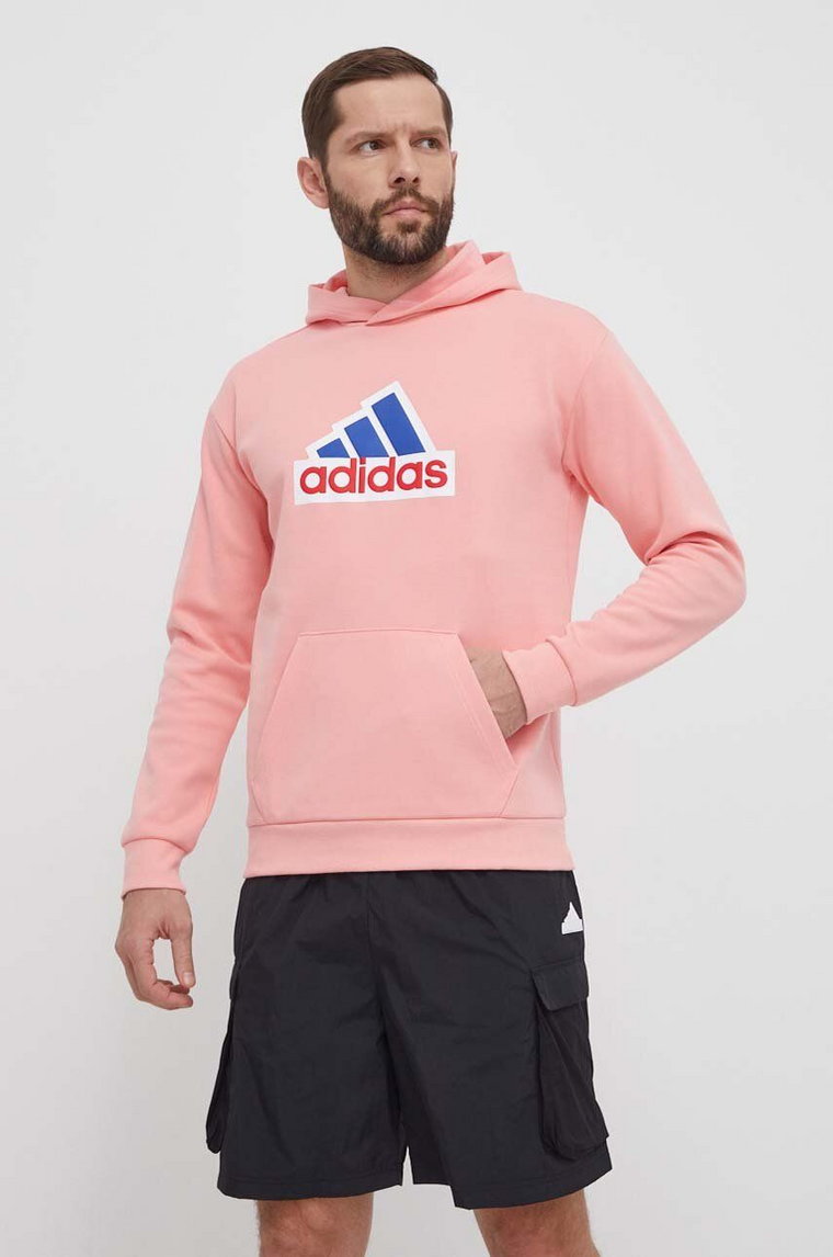 adidas bluza męska kolor różowy z kapturem z aplikacją IS9597