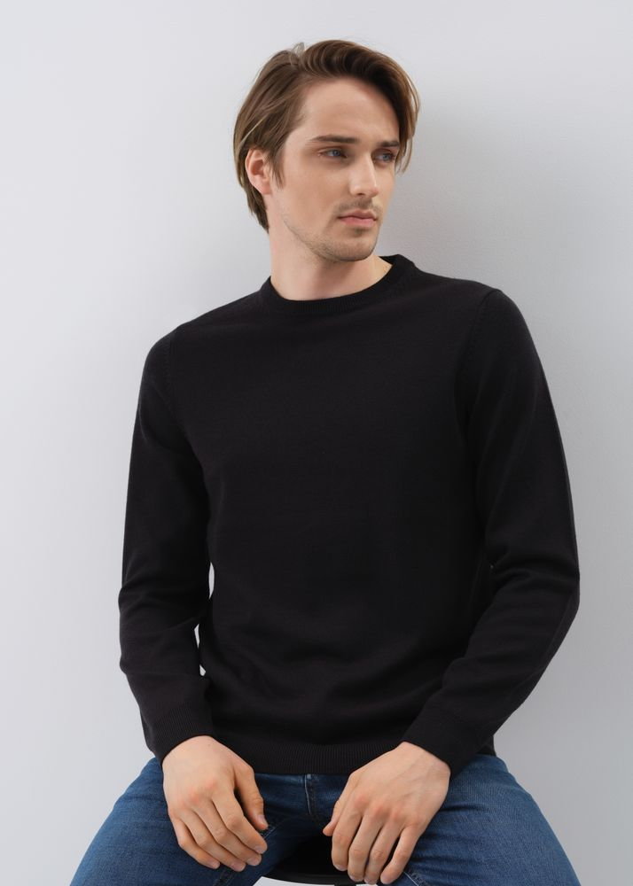 Czarny wełniany sweter męski