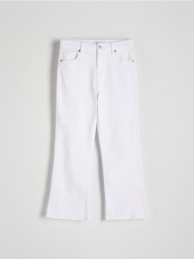 Reserved - Jeansy mini flare z wysokim stanem - biały