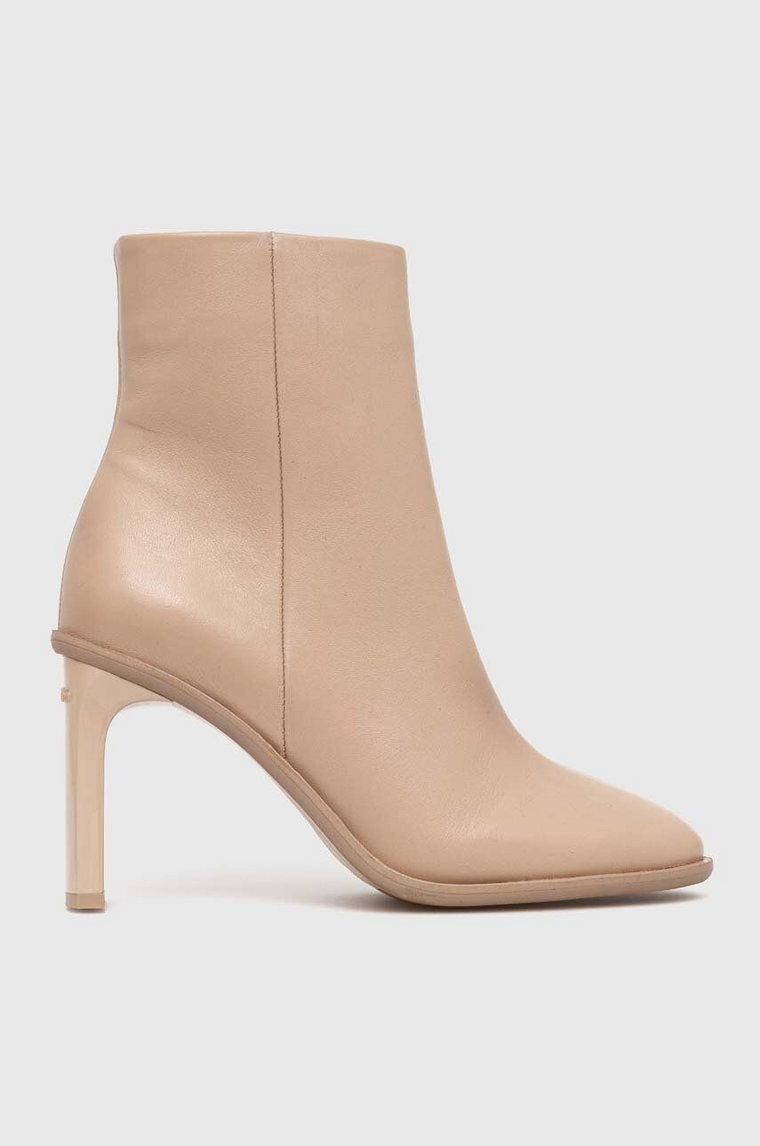 Calvin Klein botki skórzane CURVED STIL ANKLE BO damskie kolor beżowy na słupku HW0HW01601