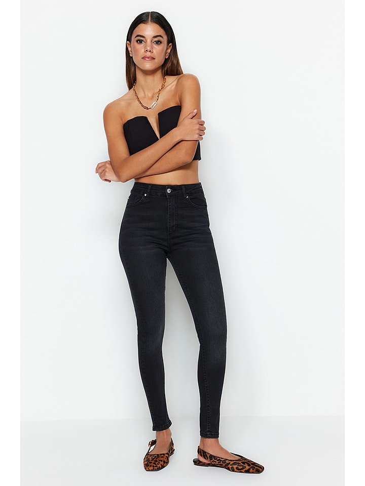 trendyol Dżinsy - Skinny fit - w kolorze czarnym