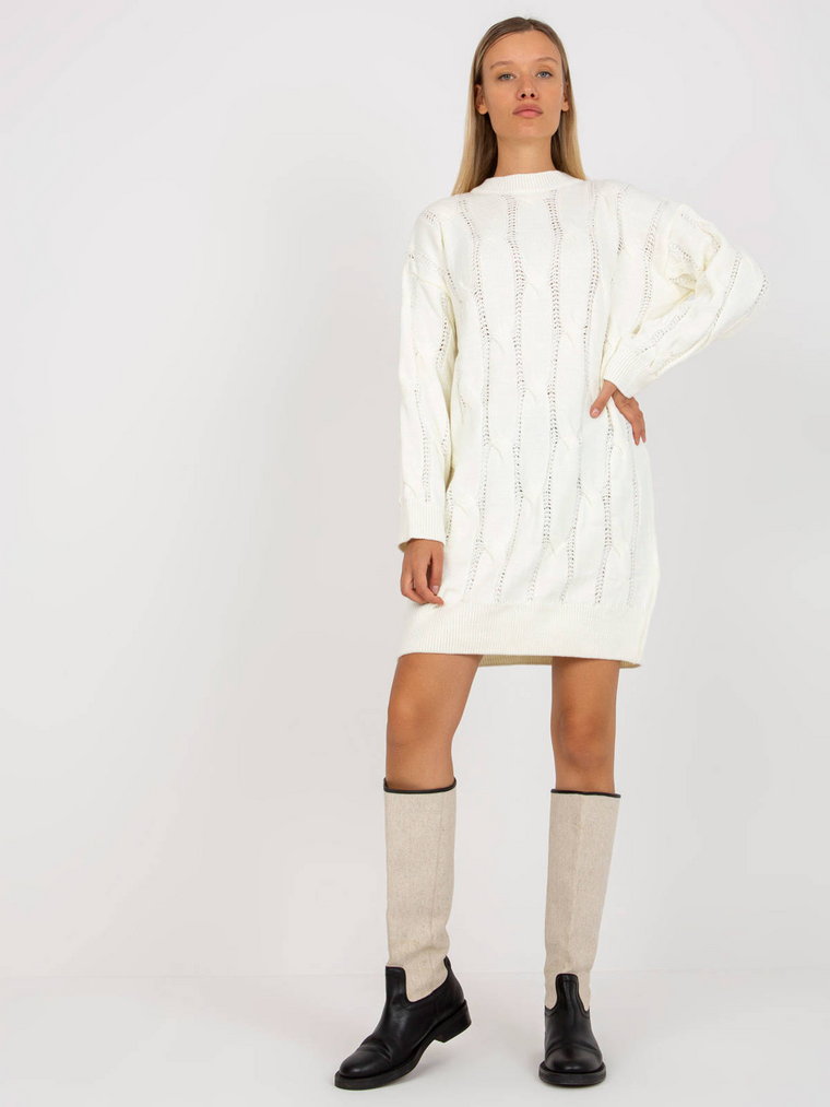 Sweter dzianinowa ecru sukienka dekolt stójka rękaw długi długość mini