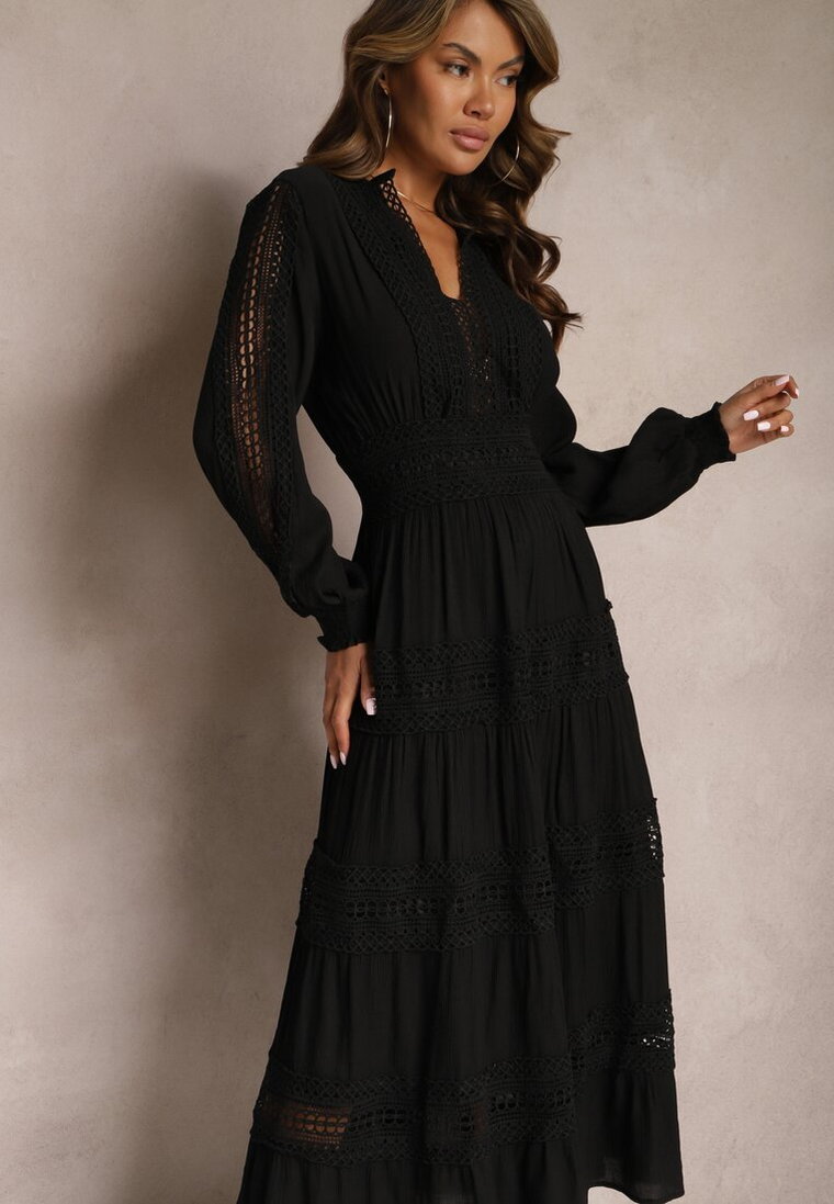 Czarna Sukienka Maxi z Ażurowymi Wstawkami i Trójkątnym Dekoltem Fanuelis