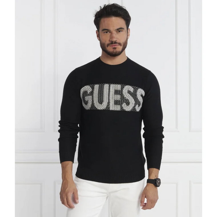 GUESS Sweter AMYAS LS CN SLOGAN SWTR | Regular Fit | z dodatkiem wełny