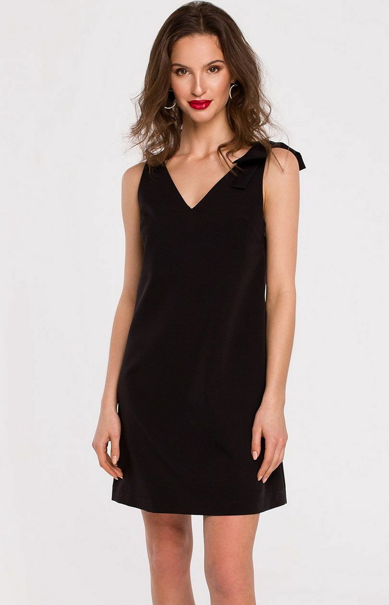 Elegancka sukienka damska z kokardą na ramieniu czarna K128, Kolor czarny, Rozmiar L, makover