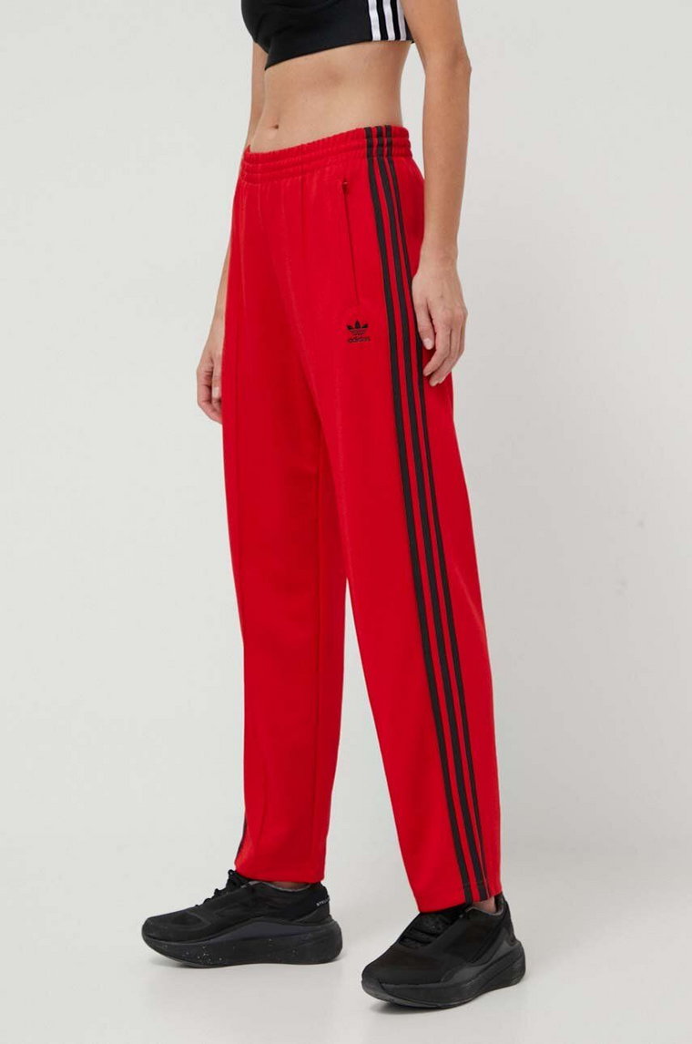 adidas Originals spodnie dresowe kolor czerwony z aplikacją  IM9809