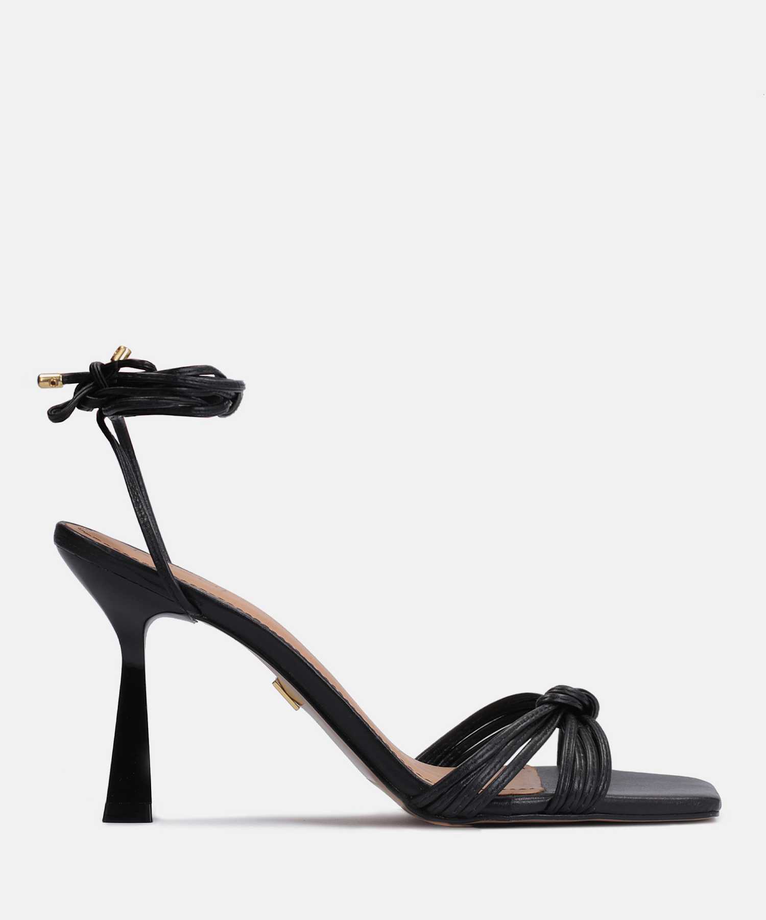 Eleganckie czarne sandały na obcasie klepsydrze Kazar