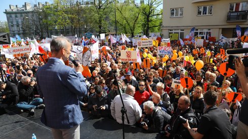 Przemowa Sławomira Broniarza w Warszawie / fot. Rafał Guz, PAP