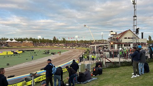 Stadion w Malilli powoli się zapełnia. Fot. P. Ciućka